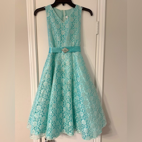 Green Lace Dress - Picture 1 of 4